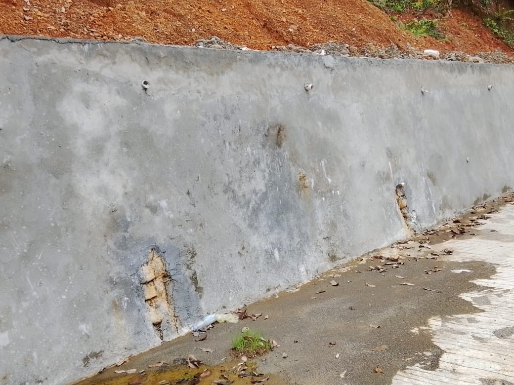 ondisi Fisik Proyek Pekerjaan Penahan Tebing Yang Dikerjakan PT. Buli Bangunan