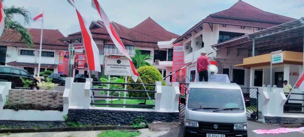 Aksi di Depan Kejaksaan Tinggi Maluku Utara