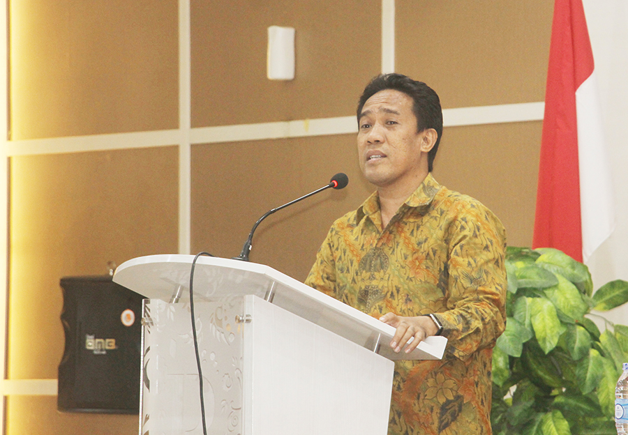 Juru Bicara, Muksin Amrin saat membacakan pendapat akhir Badan Anggaran (Banggar) DPRD